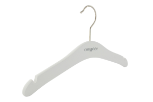 cintre-bois-blanc-113h-logo-coryphee-cintres-actus-france