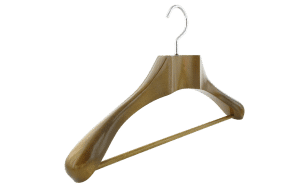 cintre-bois-costume-noyer-845-cintres-actus-france