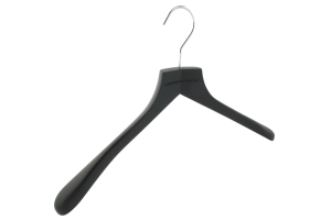 cintre-bois-noir-128-30-logo-laser-cintres-actus-france